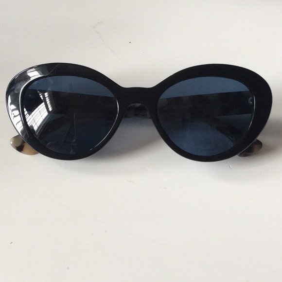 Prada sunglasses - Picture 1 of 3